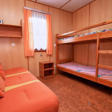 منتزه العطل Osrodek Madamaku *